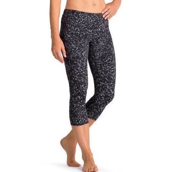 Athleta Pants - Athleta Stardust Chaturanga Cropped Legging